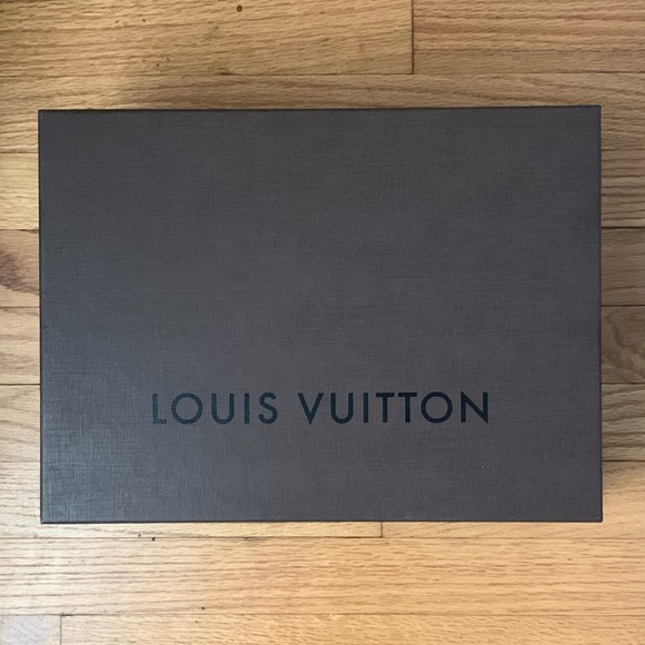 LOUIS VUITTON Gift Box - Picture 3 of 5